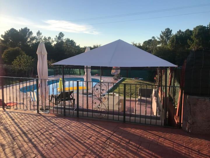 Alojamiento Entero Con Piscina Y Jardin. 오렌세 외부 사진