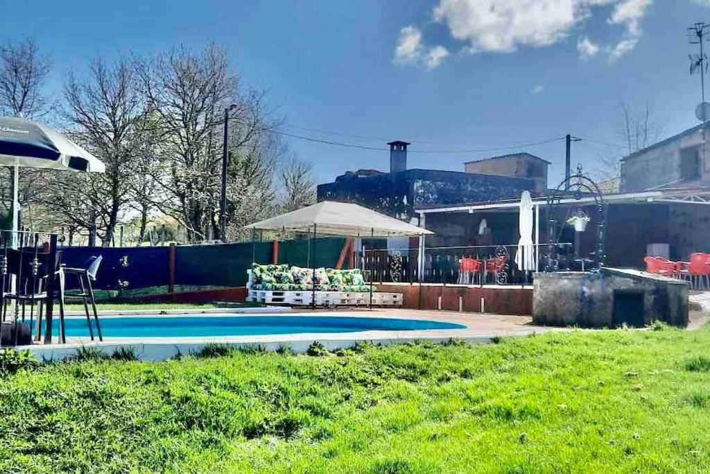 Alojamiento Entero Con Piscina Y Jardin. 오렌세 외부 사진