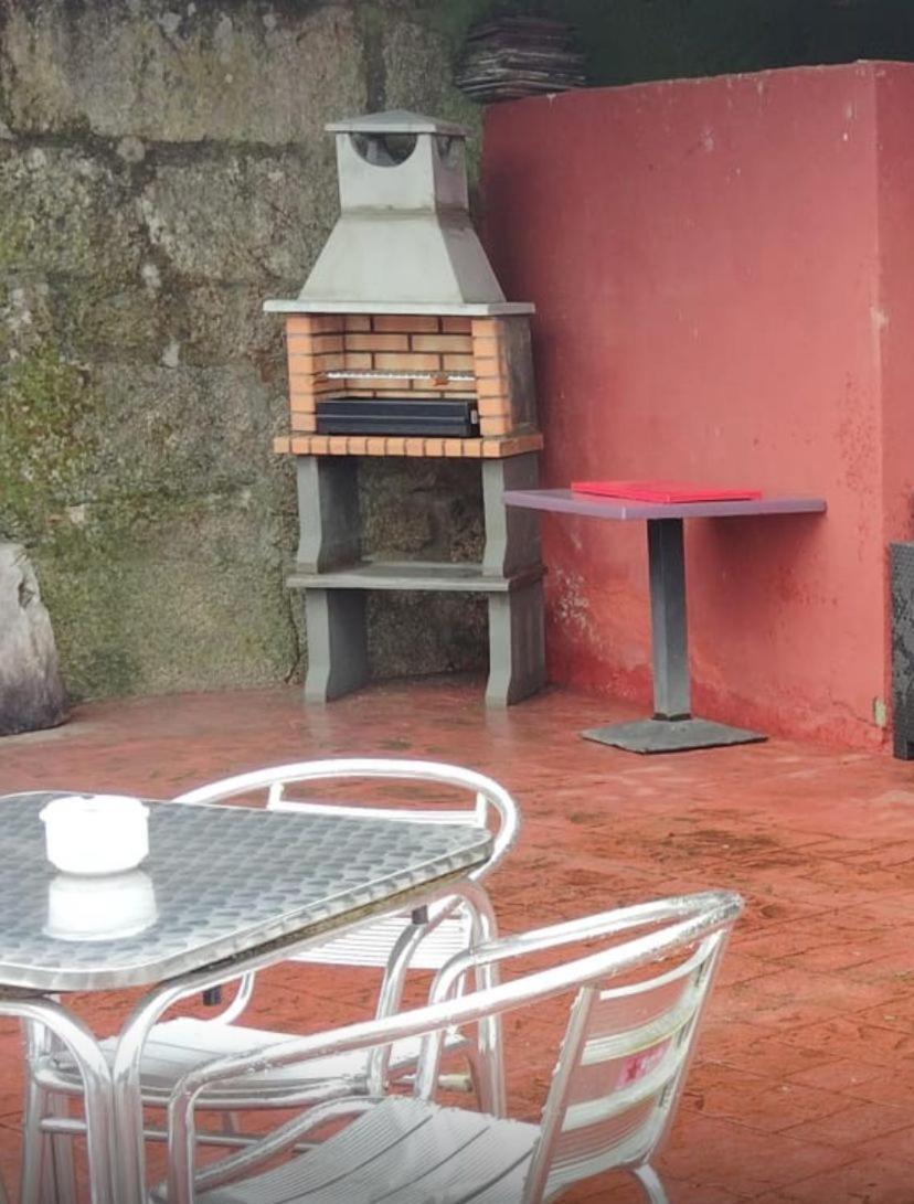 Alojamiento Entero Con Piscina Y Jardin. 오렌세 외부 사진